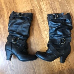 Heeled black boots